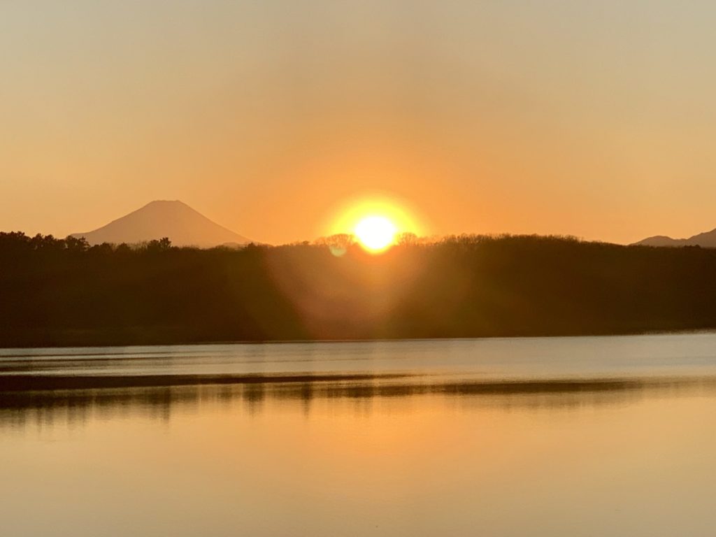 多摩湖自転車道ランニングで拝む夕日と富士山