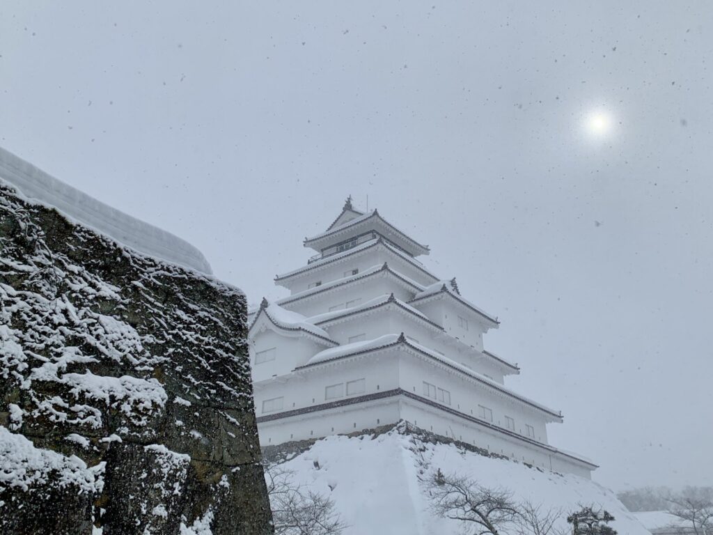 雪の鶴ヶ城までウォーキング