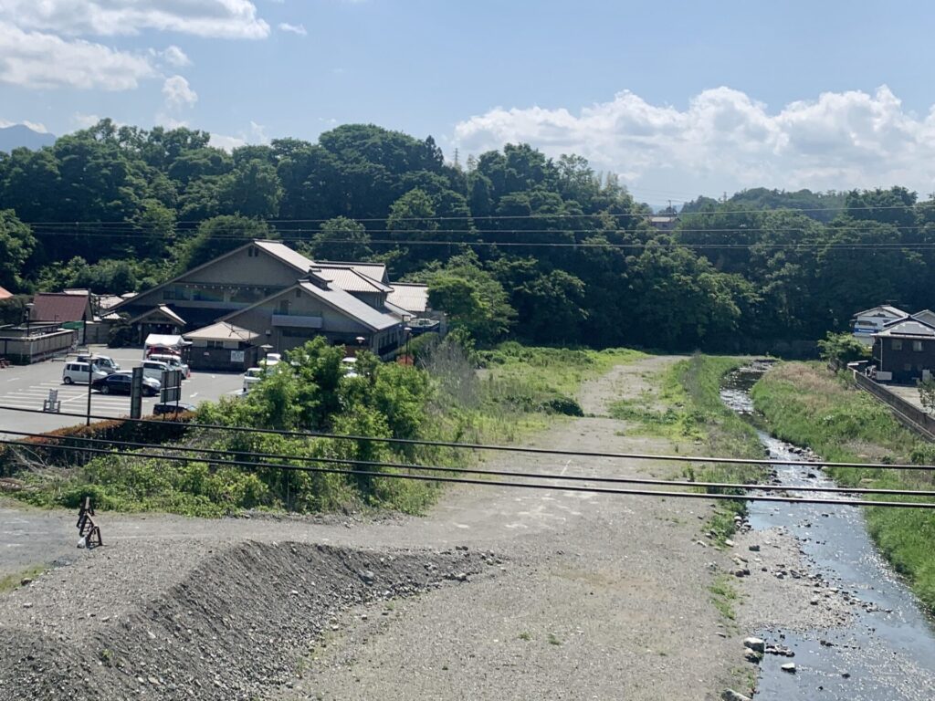 横瀬川沿いの武甲温泉までランニング