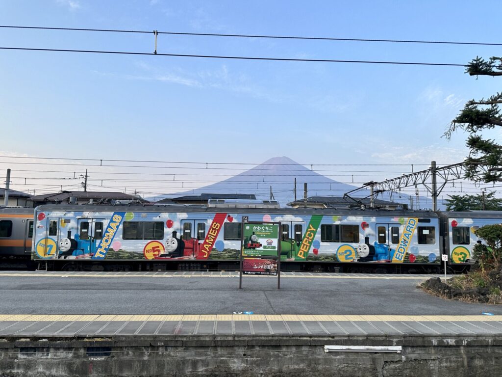 富士登山競走当日の河口湖駅