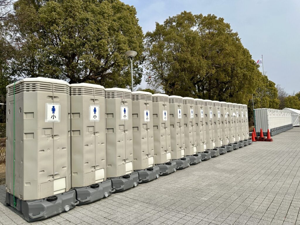 姫路城マラソンのスタート会場仮説トイレ