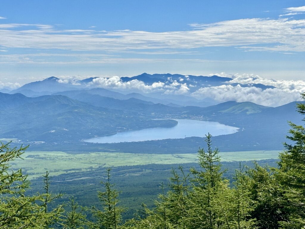 富士登山競走の試走時、五合目から見えた山中湖
