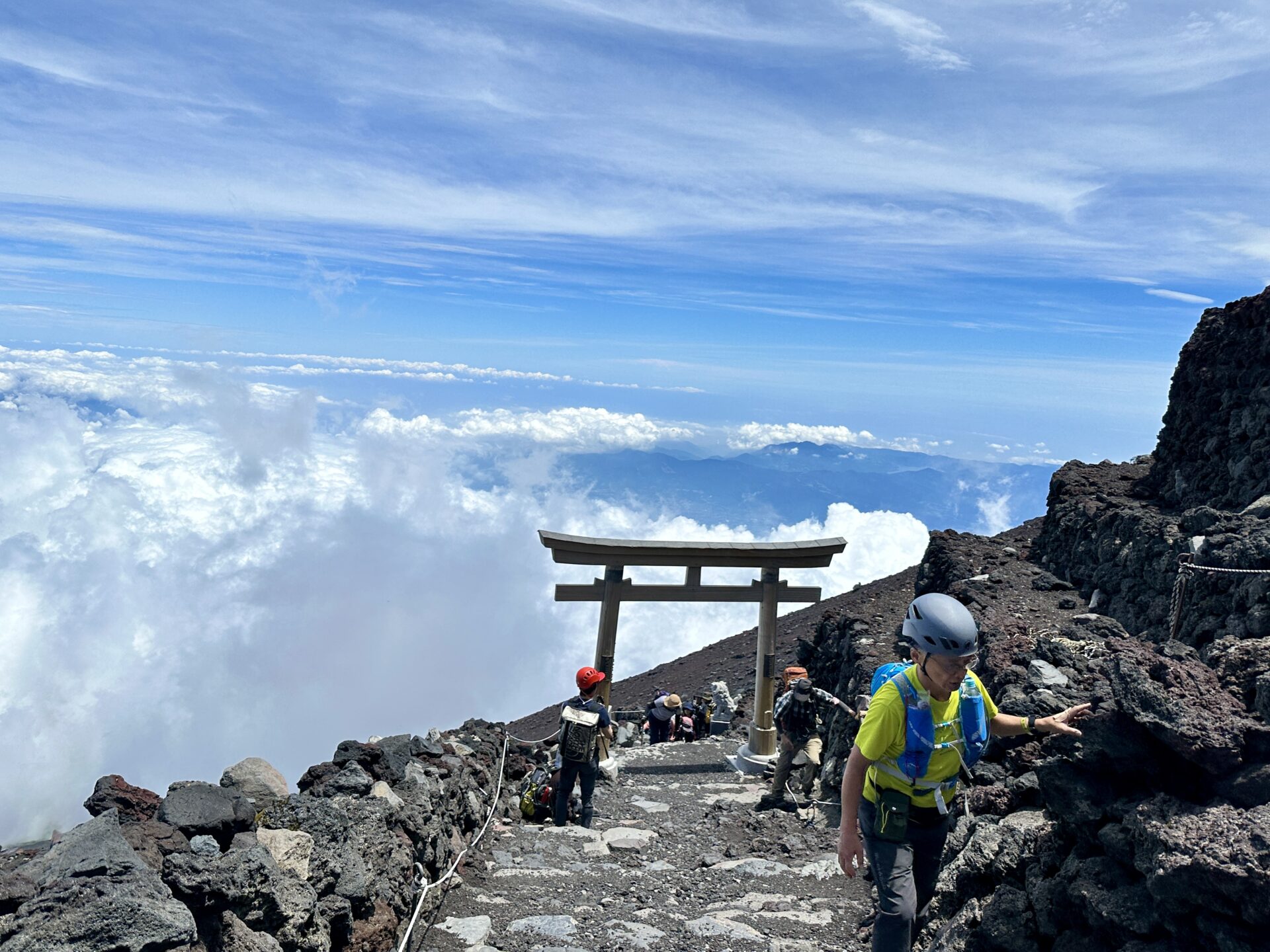 藤登山競争試走時の富士山頂から