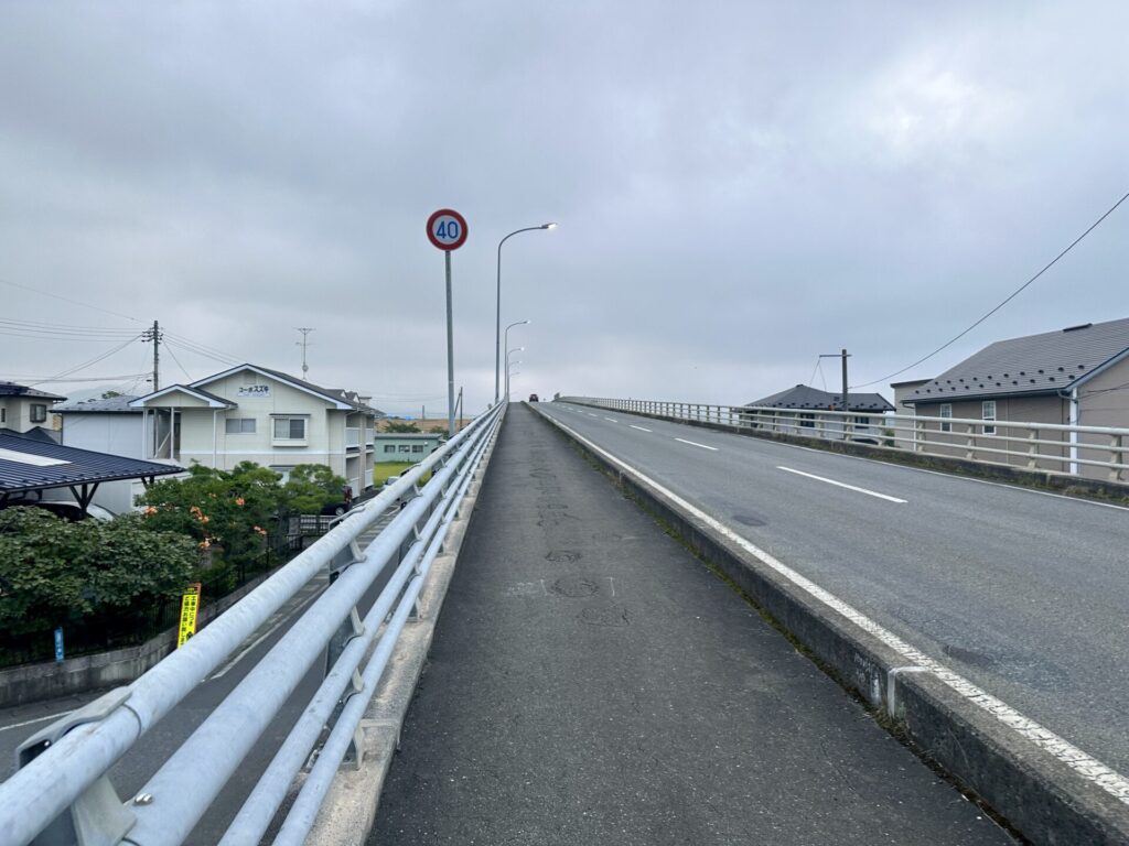 一関国際ハーフので上る東北本線の跨線橋