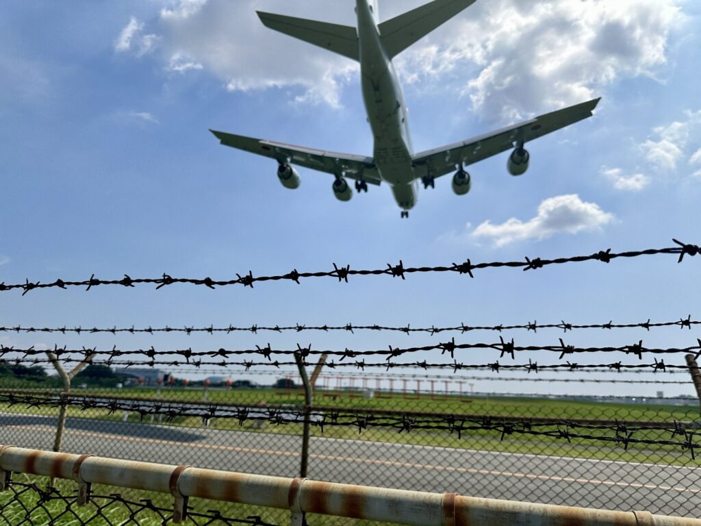 厚木基地ランニングは頭上に飛行機が飛ぶ