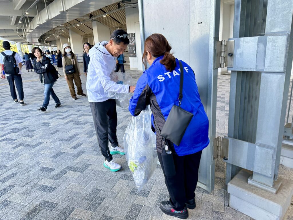 東京レガシーハーフのボランティアスタッフ