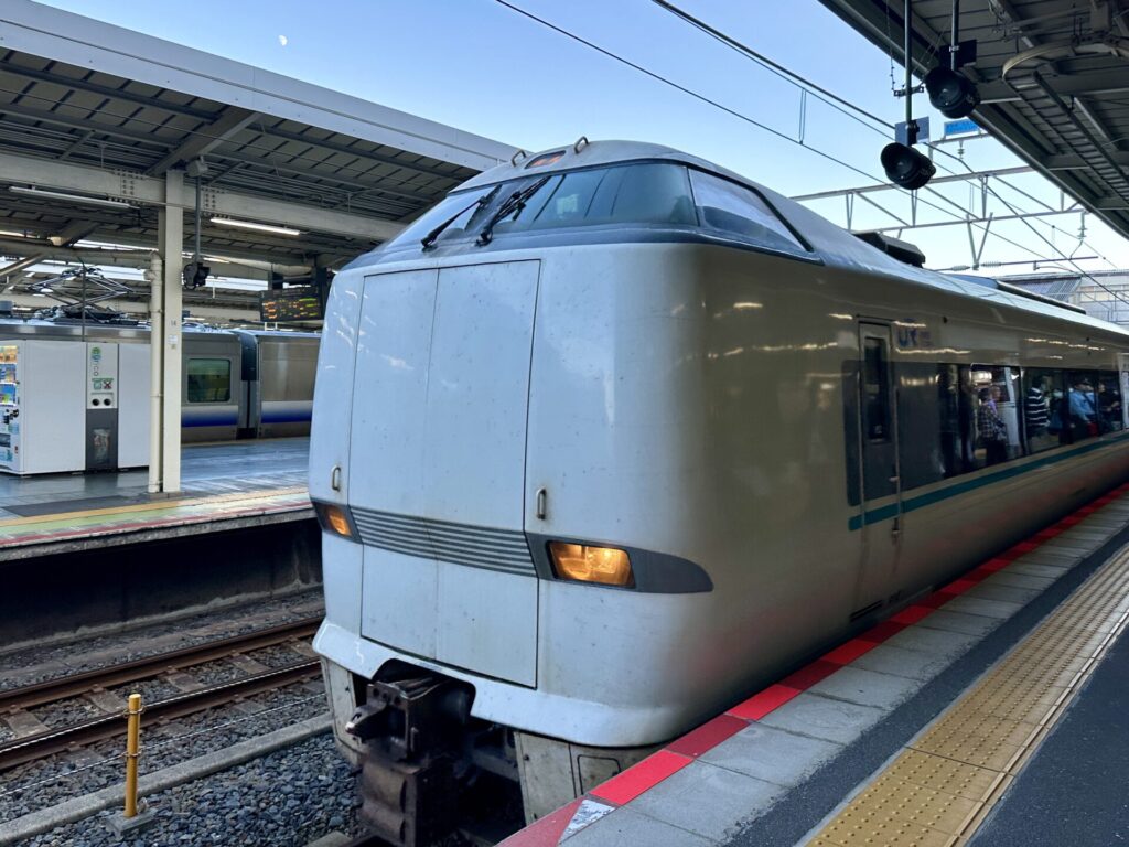 和歌山から新大阪駅まで特急わかしおで