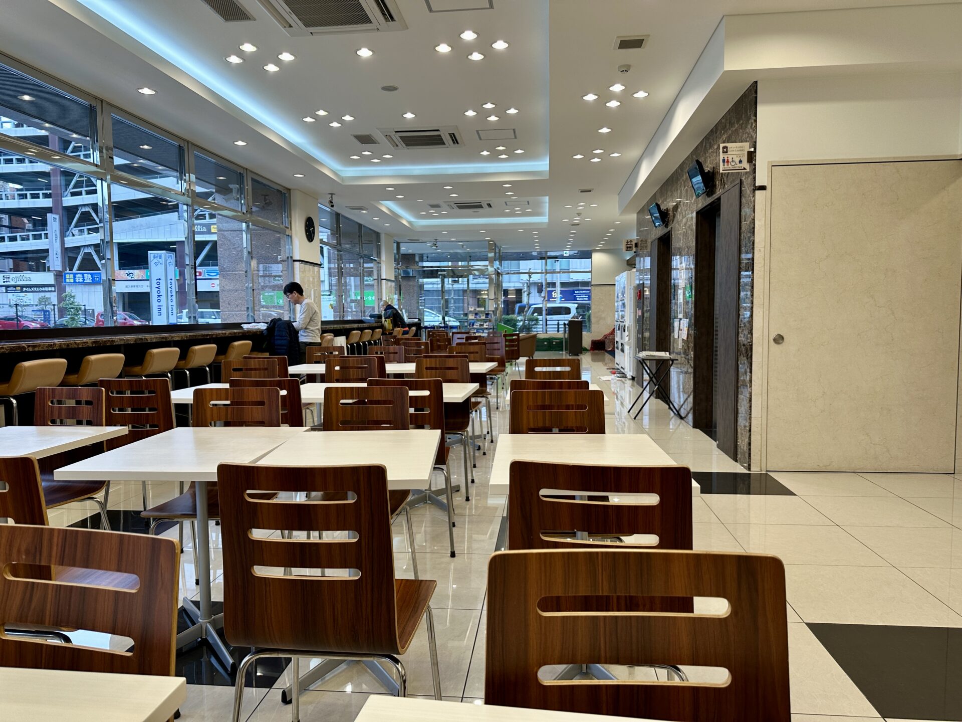 東横インの朝食会場