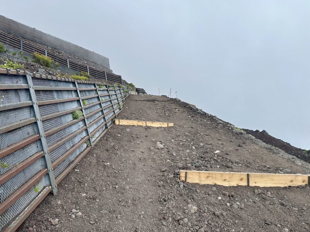富士登山競走の試走、6合目以降の砂礫帯