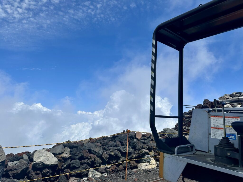 富士登山競走の試走で山頂からの絶景