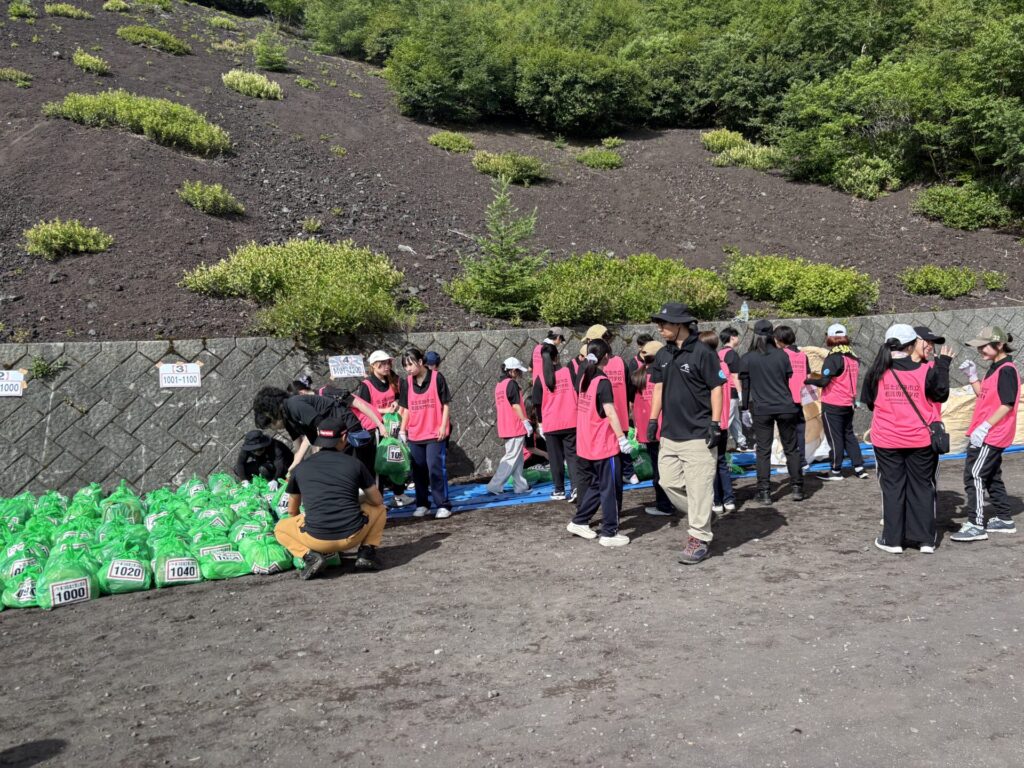 富士登山競走の五合目手荷物返却場所