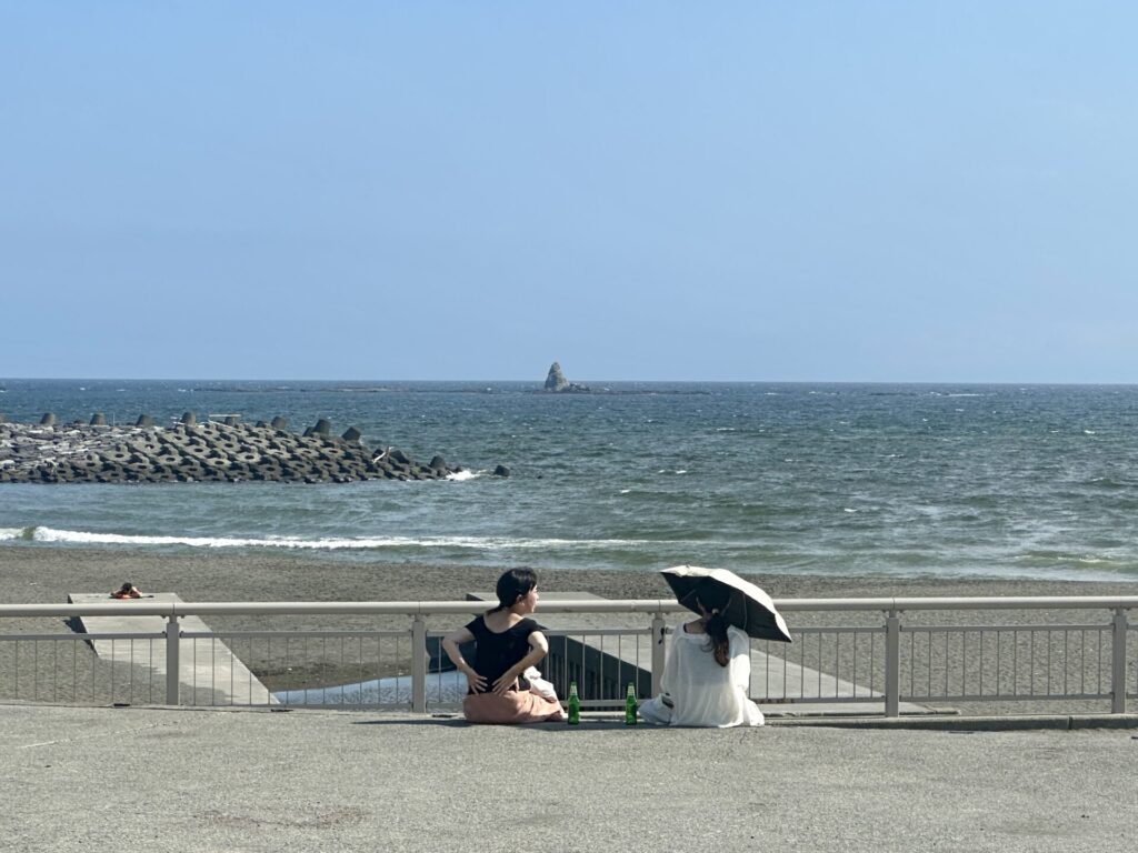 湘南をランニング、茅ヶ崎烏帽子岩にて