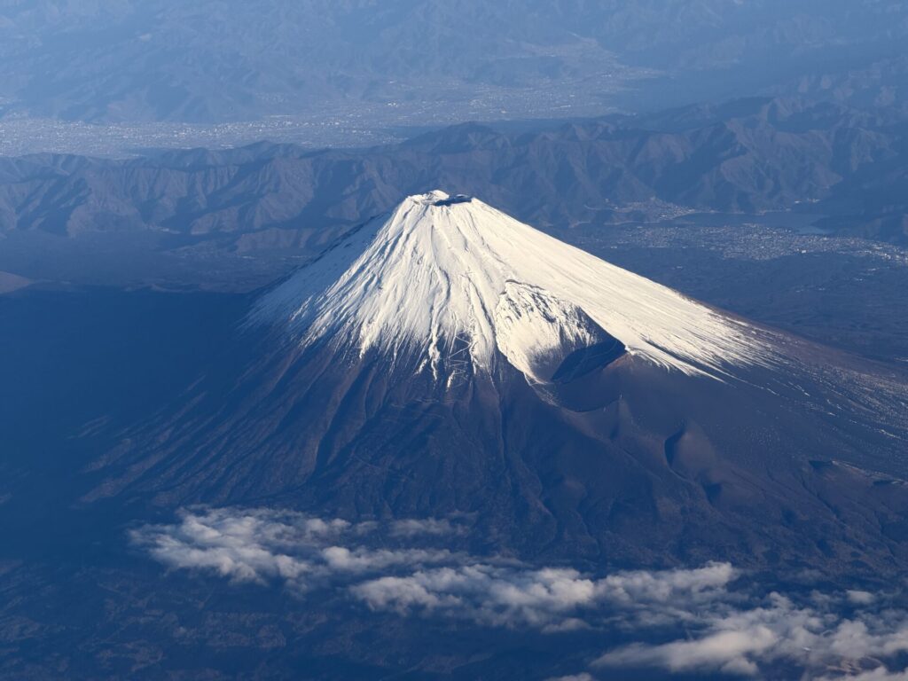 いぶすき菜の花マラソン参加時に機上から富士山を眺める