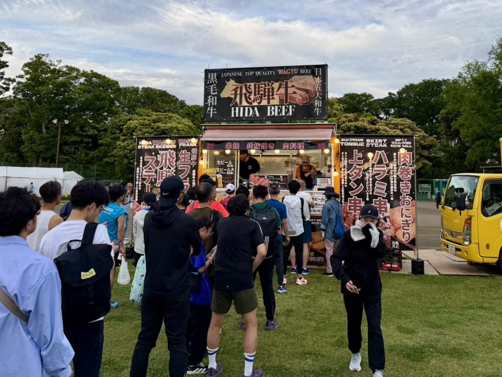 Tokyo:Speed:raceの会場内にキッチンカー
