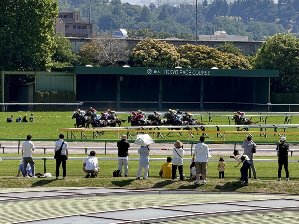 競馬場まで走って来場
